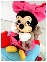 Toddler-Walt-Disney-Minnie-Daisy-birthday-cake