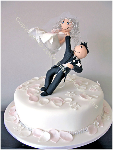 Bride and Groom funky figurine weddign cake Sydney